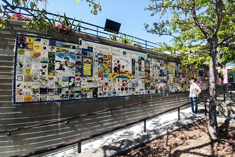 A walking tour of Oakland’s street art speaks to bold spirits and outcries for peace.