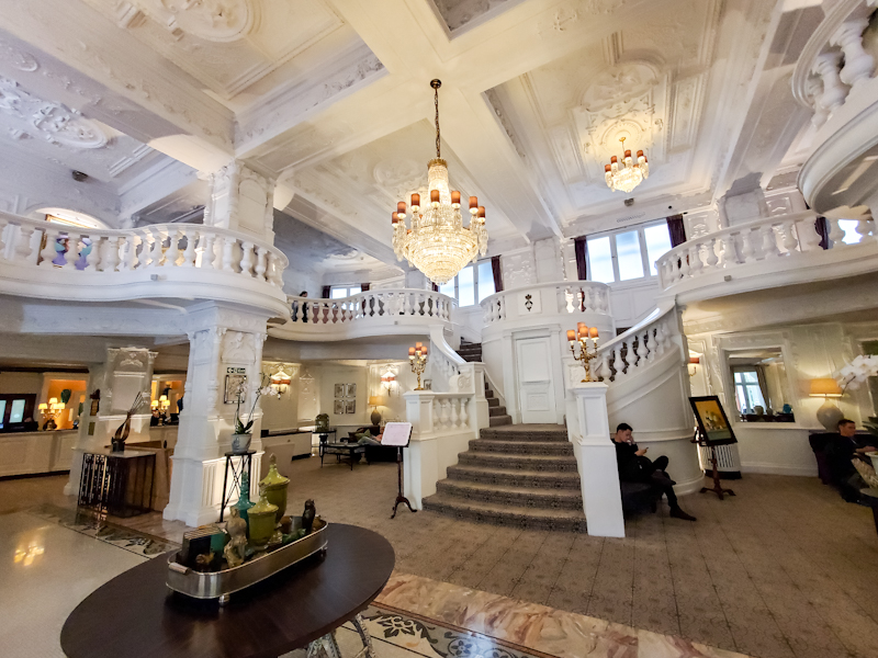 The main lobby of St. Ermin's Hotel is an elegant and stylish with Rococo and Art Deco elements. C. Ludgate